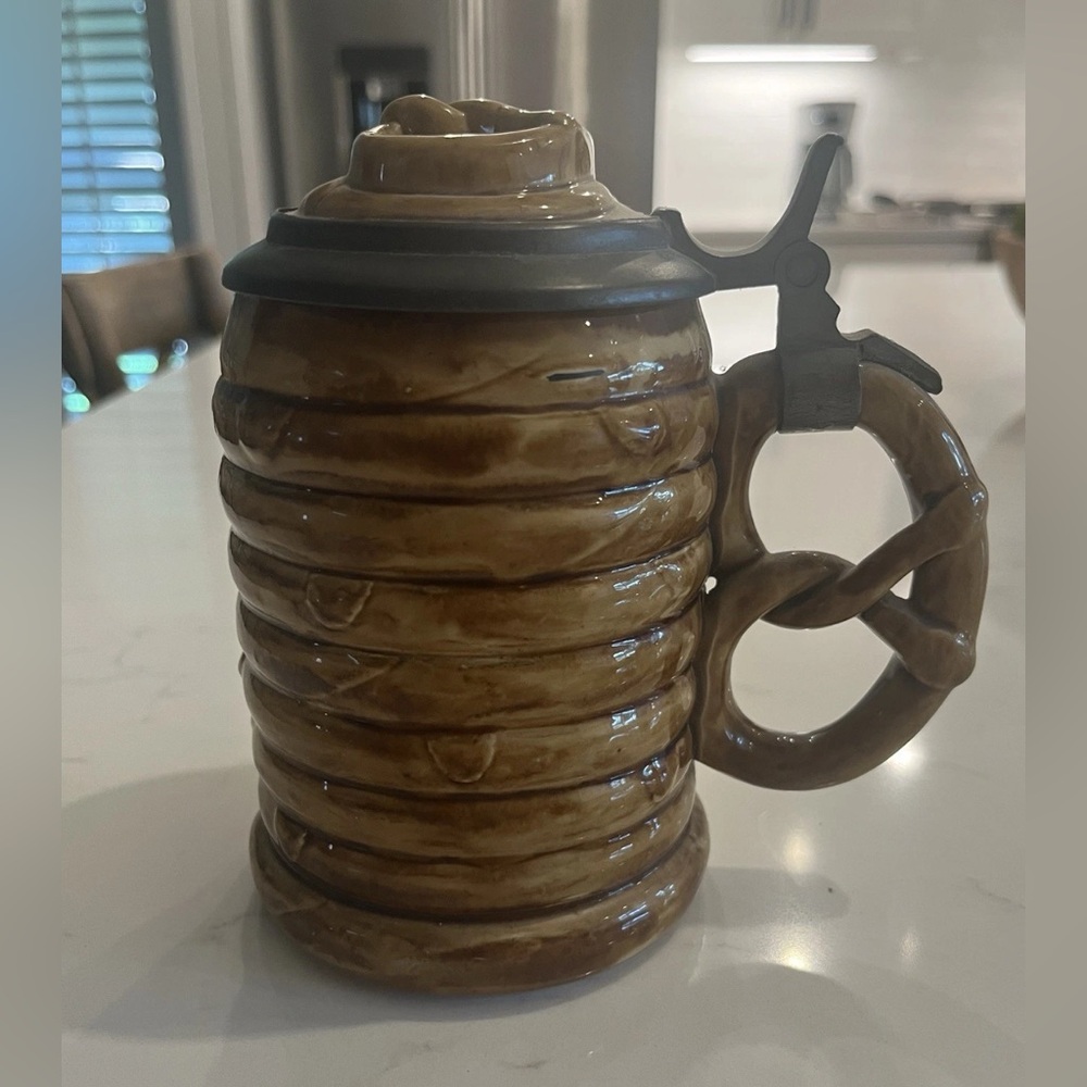 Mettlach Germany PRETZEL beer Stein #2388 Antique 1890s Geschutzi Half Liter